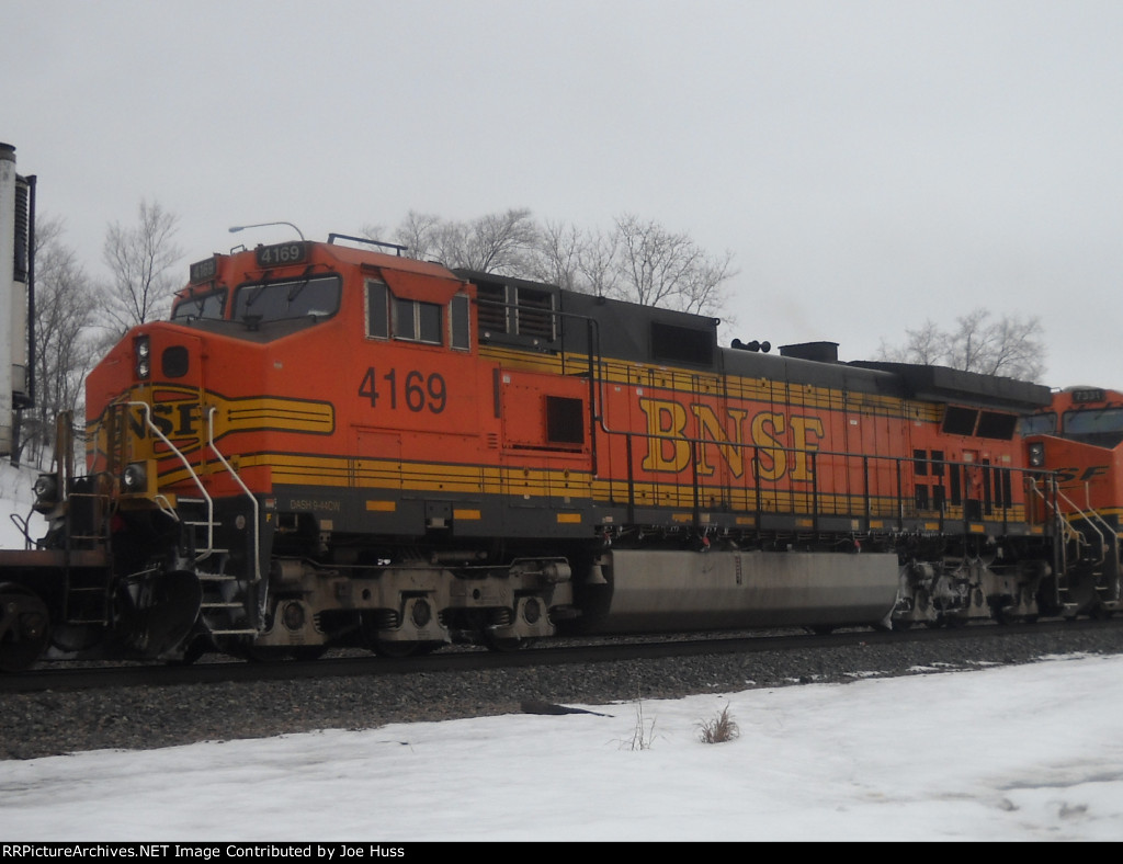 BNSF 4169